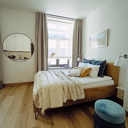 Opera With Air Conditioning In Location Apartment *